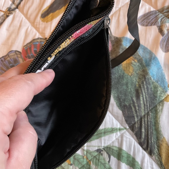 Disney with Mickey Mouse crossbody bag - Picture 5 of 9